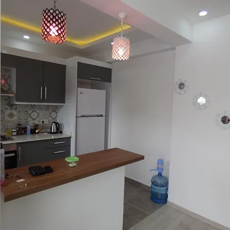 Sunny Waterfall Homes Apartments. * באלאק