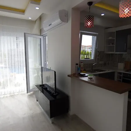 Sunny Waterfall Homes Apartments. באלאק